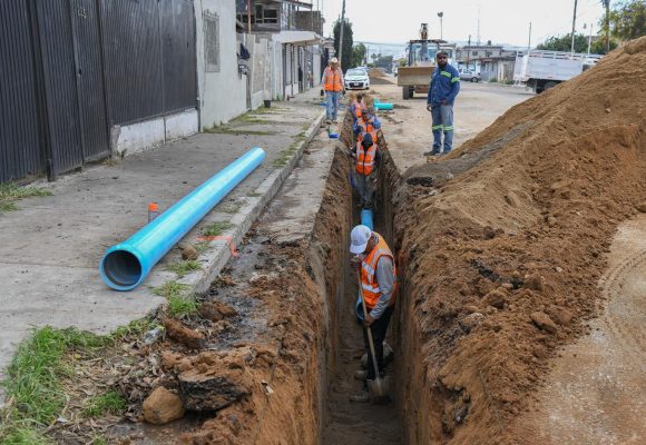 Amplía CESPT red de agua potable en tres colonias