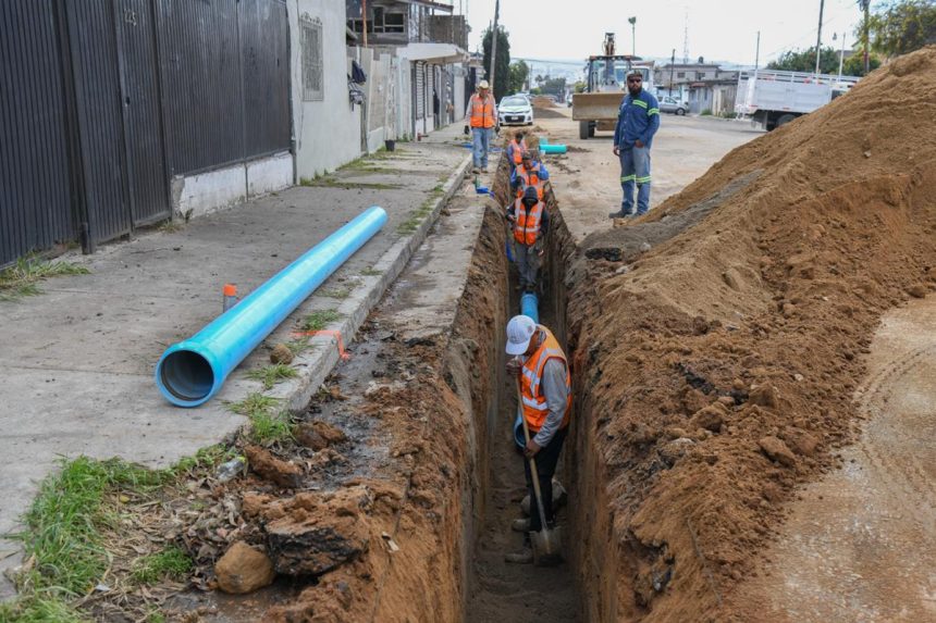 Amplía CESPT red de agua potable en tres colonias