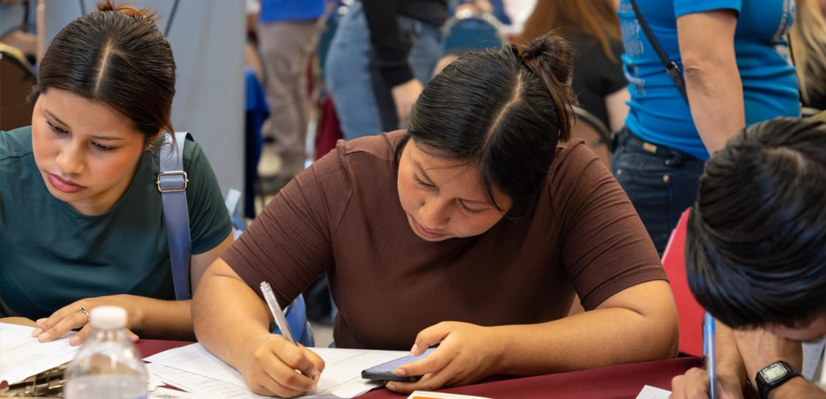 Realizan segunda Feria de Empleo 2026 en Mexicali