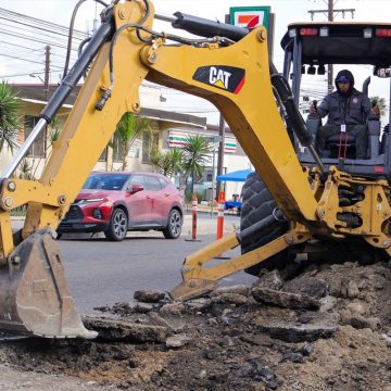 Impacta Ayuntamiento con bacheo en seis delegaciones