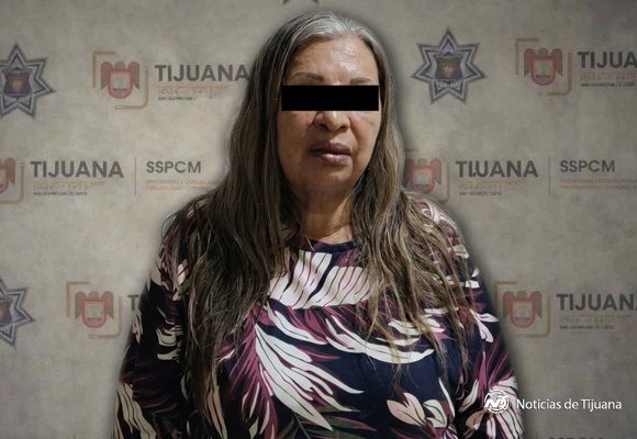 Mujer roba cartera a adulta mayor y es detenida