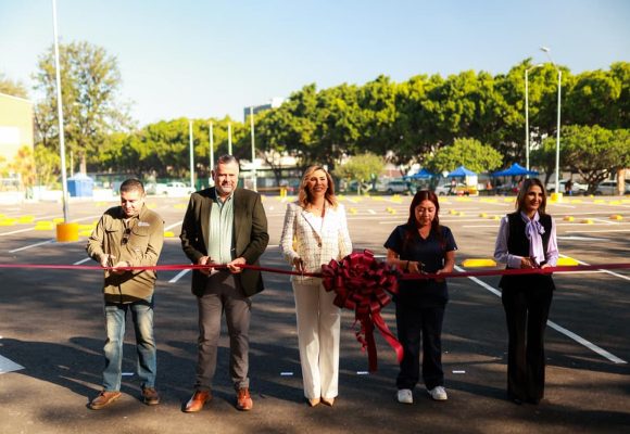 Entregan nuevo estacionamiento en UABC Tijuana