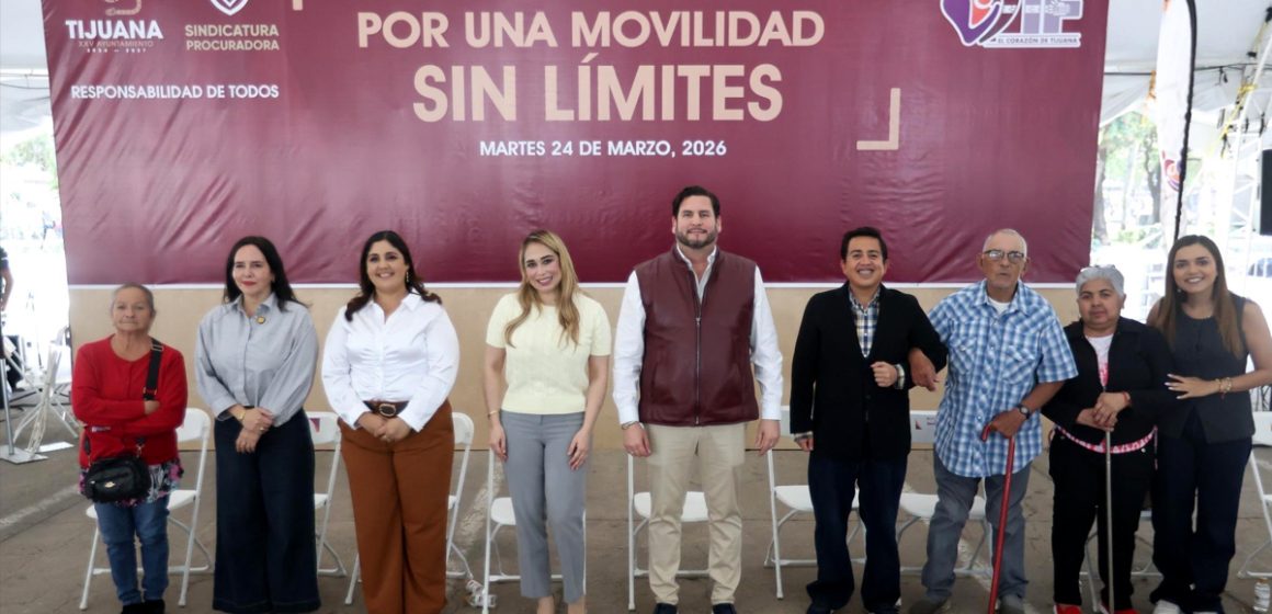 Encabeza Burgueño entrega de apoyos funcionales