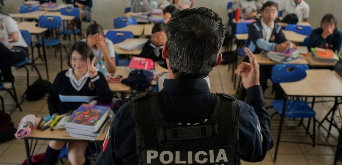 Refuerzan revisión de mochilas en secundaria