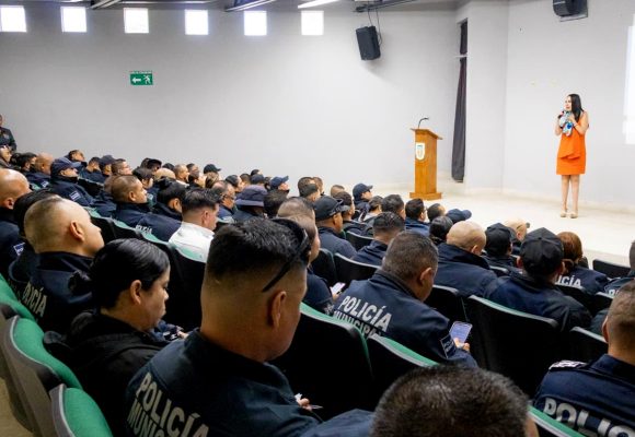 1 Refuerzan capacitación en derechos humanos a policías