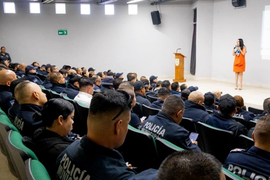 1 Refuerzan capacitación en derechos humanos a policías