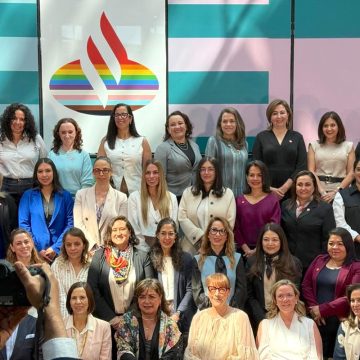 Seleccionan a directora de CEJUM entre líderes