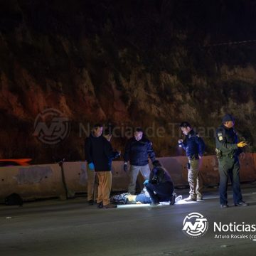 Motociclista arrolla y deja sin vida a hombre en playas de Tijuana