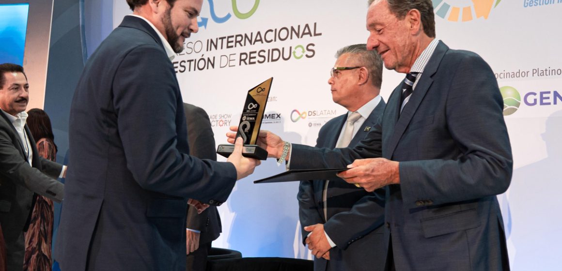 Reconocen a Ismael Burgueño por programa de limpieza en Tijuana