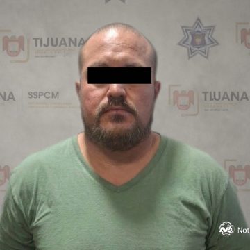 Detienen a hombre por golpear a su expareja y causar daños en vivienda