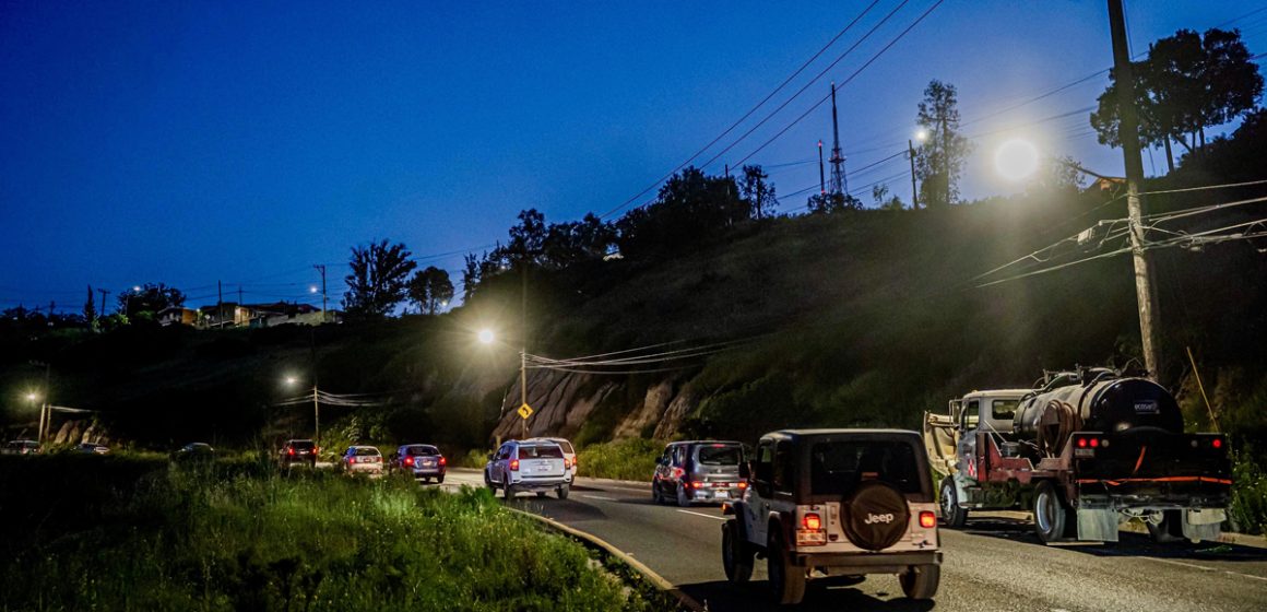 Instalan 186 luminarias en bulevar Fundadores para mejorar iluminación y seguridad