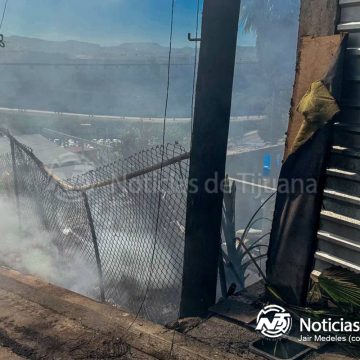 Predio utilizado como basurero clandestino se incendia en la colonia Guaycura