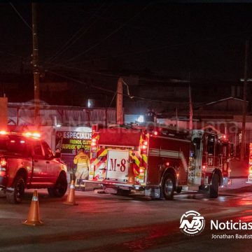 Incendio arrasa con vivienda y negocio
