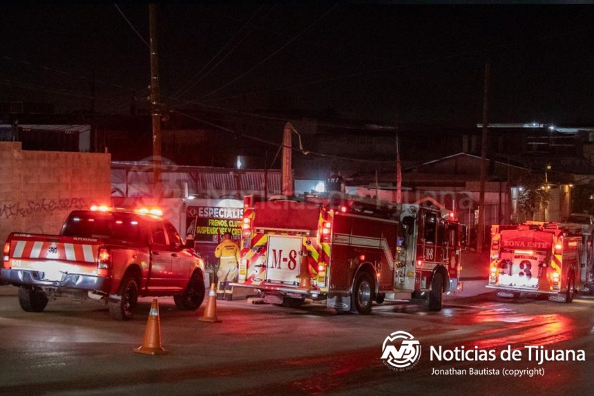 Incendio arrasa con vivienda y negocio
