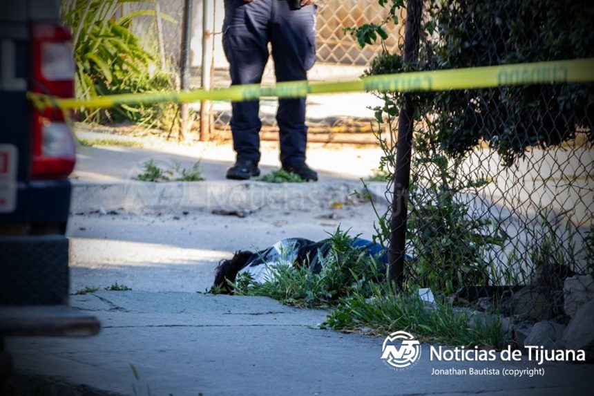 2 Asesinan a balazos a joven en Hacienda Las Fuentes; se acercan, conversan y le disparan