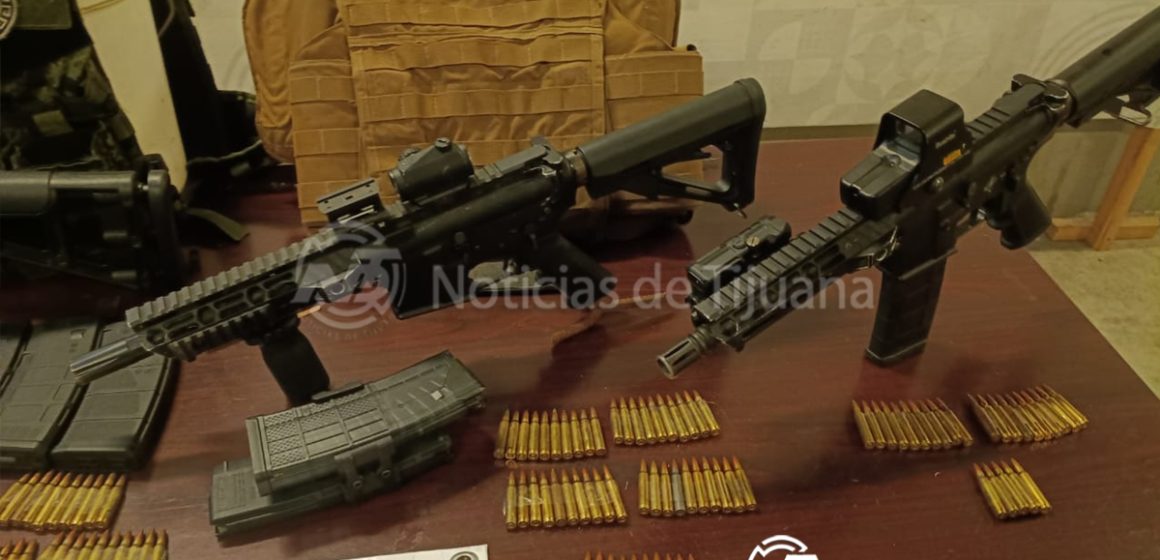 3 Operativo en Tijuana deja aseguramiento de armas largas, cargadores y equipo táctico