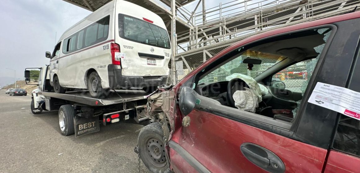 Video cambia versión de accidente en bulevar 2000; taxista está grave