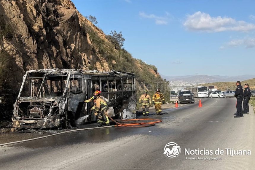 Camión de Settepi termina en pérdida total tras incendio en el “2000”