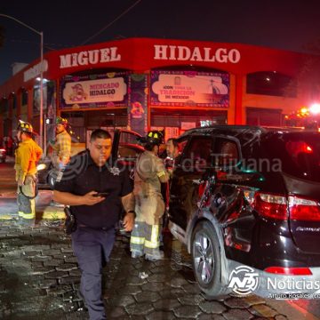 Familia termina en accidente en Zona Río
