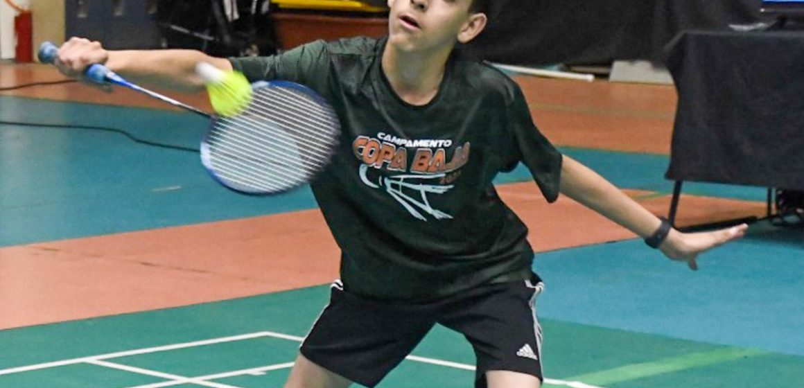 Curso de bádminton impulsará nuevos talentos