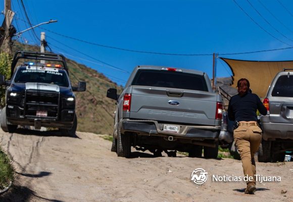 Detienen a 32 policías municipales por delitos de alto impacto