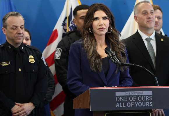 Destituyen a Kristi Noem como secretaria de Seguridad Nacional de EE.UU.