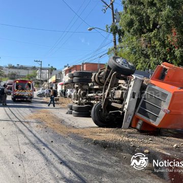 Camión sin frenos provoca carambola de siete vehículos en la 34 Sur