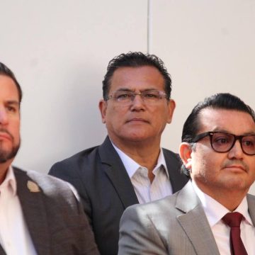 Arturo Aguirre acompaña a Burgueño en aniversario del primer Ayuntamiento de Tijuana