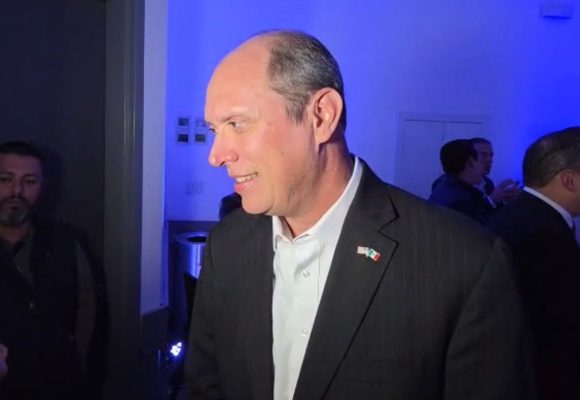 Destaca cónsul de EE.UU. relación bilateral y flujo fronterizo pese a alza en gasolina