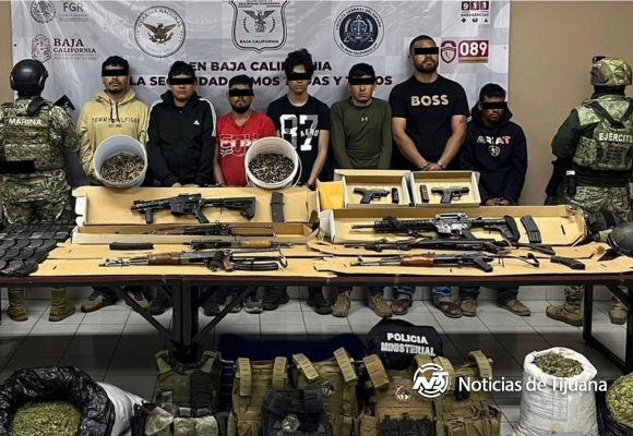 Caen hombres armados en Valle de la Trinidad; aseguran arsenal, droga y explosivos