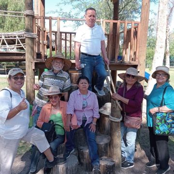 Adultos mayores salen de la rutina y se reconectan con la vida en Mexicali