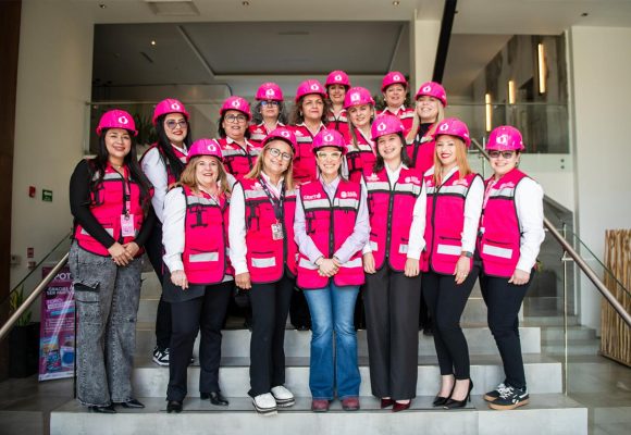 Mujeres ganan terreno en áreas técnicas del agua en Tijuana