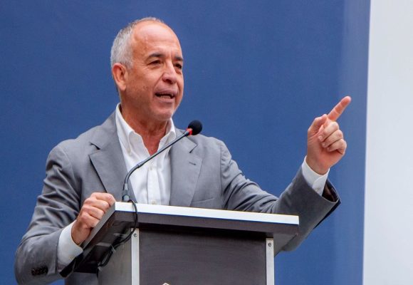 Economía estatal y sector empresarial confrontan cifras sobre empleo y cierre de empresas en BC