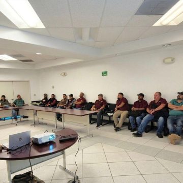 Capacitan a 327 choferes del transporte público en Ensenada para mejorar atención a personas con discapacidad