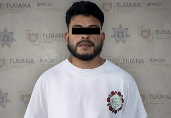 Detienen a hombre por agredir a su pareja con cuchillo en Villa del Prado