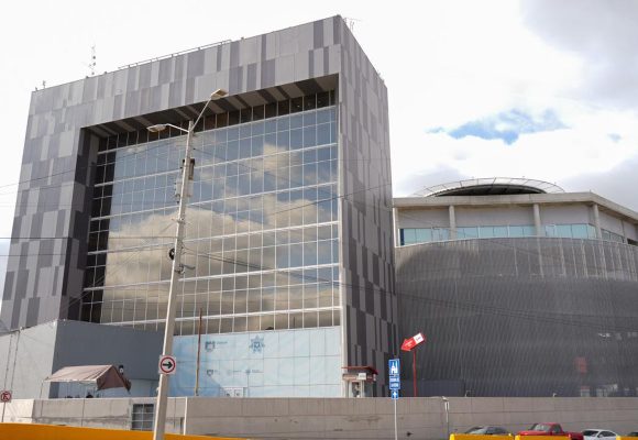 Muere detenido bajo custodia en celdas del Centro; había sido asegurado por conducta agresiva