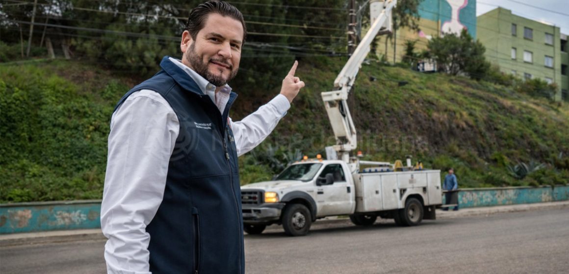 Refuerzan alumbrado en Lomas Verdes con 120 nuevas luminarias LED