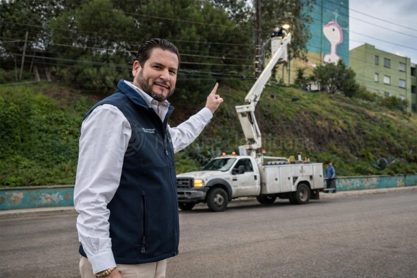 Refuerzan alumbrado en Lomas Verdes con 120 nuevas luminarias LED