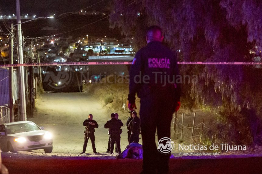 Ataque armado tras salir de un palenque deja dos muertos y una mujer herida