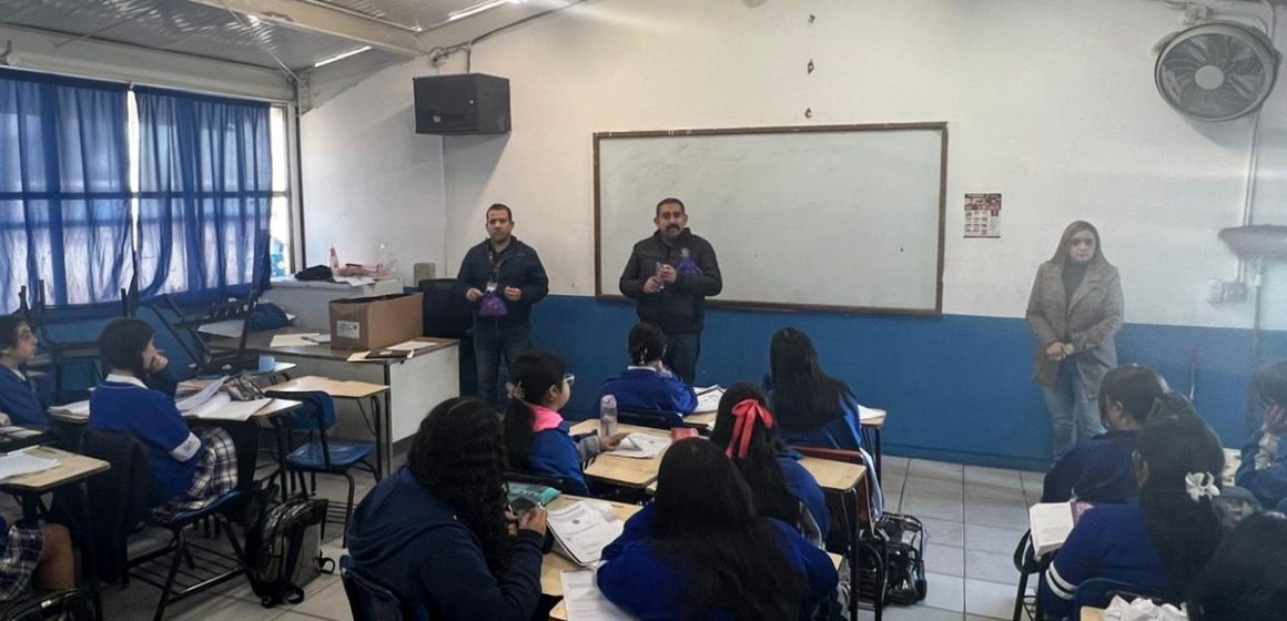 1 Entregan kits menstruales en tres municipios