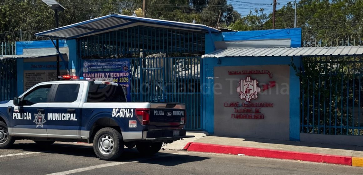 Activan protocolo de seguridad en secundaria de Tijuana tras detectar presuntas sustancias prohibidas