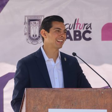 Impulsa alcalde de Tecate lectura y cultura con Feria del Libro