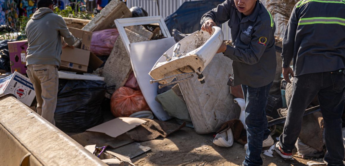 Retiran 57 toneladas de basura pesada y benefician a más de 2 mil 400 personas en tres delegaciones
