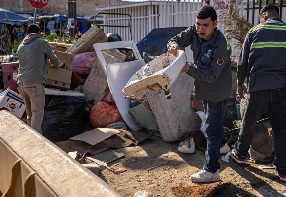 Retiran 57 toneladas de basura pesada y benefician a más de 2 mil 400 personas en tres delegaciones