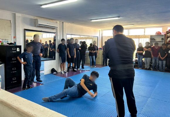 Policía Juvenil forma a jóvenes con disciplina y prevención