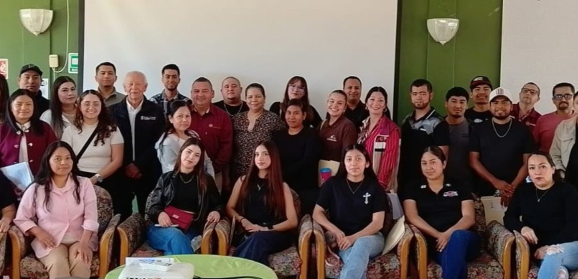 Capacita COEPRIS BC a restauranteros de San Quintín sobre manejo seguro de alimentos