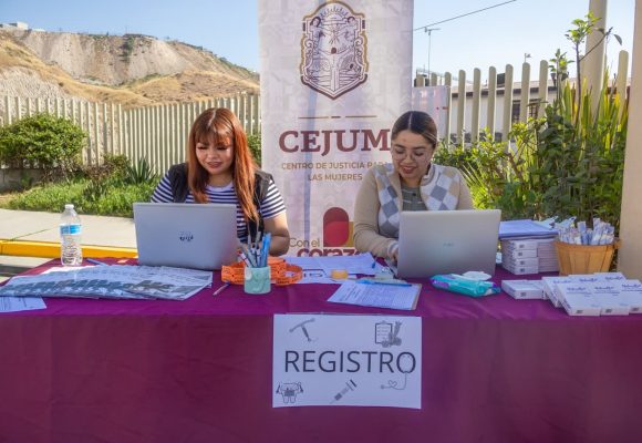 Acercan servicios de salud a mujeres