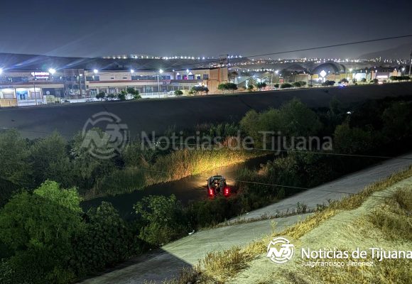 Localizan dos cadáveres en descomposición en la canalización del Río Tijuana