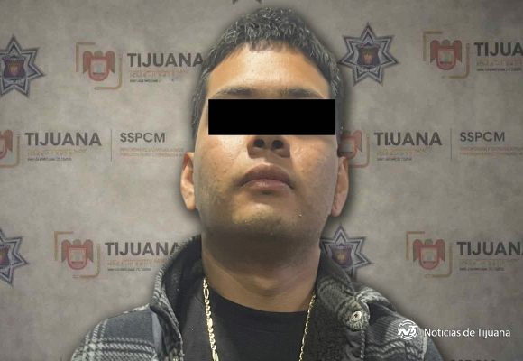 Detienen a tres por robo violento de vehículo
