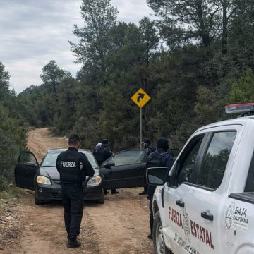 1 Rescatan a pareja varada rumbo a Laguna Hanson